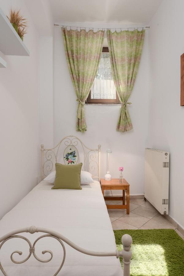 Aura Traditional Apartment Prines  Bagian luar foto